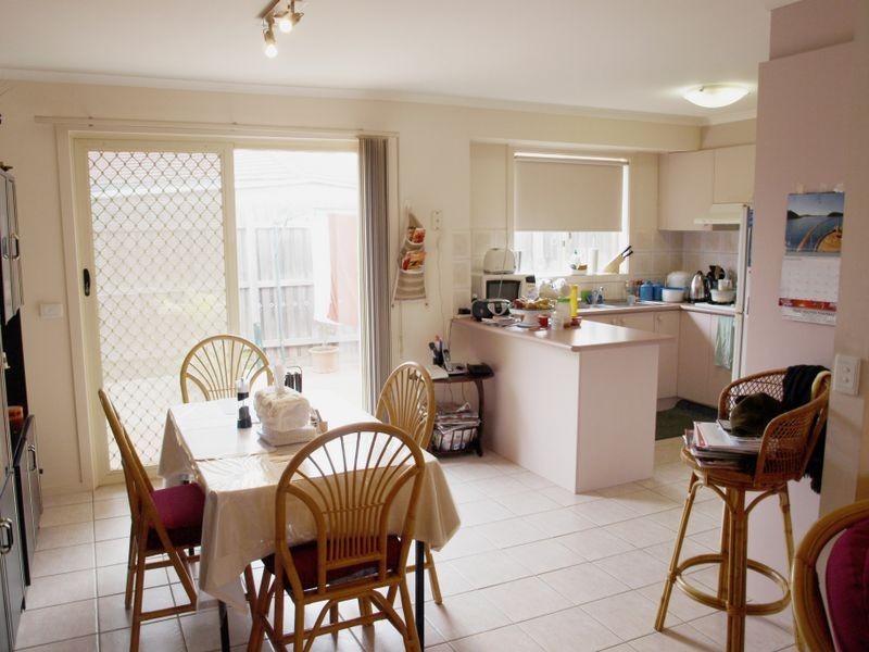 2/28 Marriot Road, Keilor Downs VIC 3038