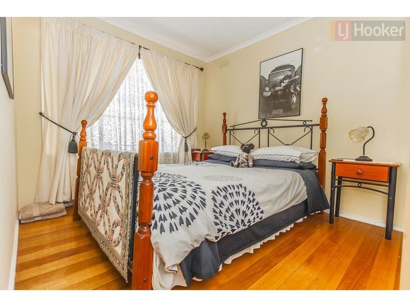 21 Bamford Avenue, Westmeadows VIC 3049