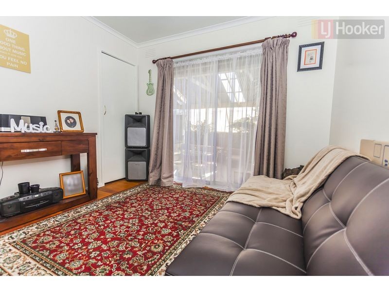21 Bamford Avenue, Westmeadows VIC 3049