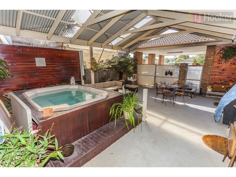 21 Bamford Avenue, Westmeadows VIC 3049