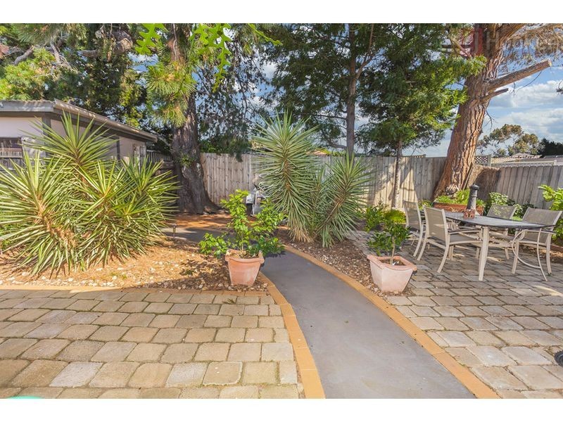 21 Bamford Avenue, Westmeadows VIC 3049