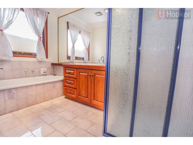 88 Kings Road, St Albans VIC 3021