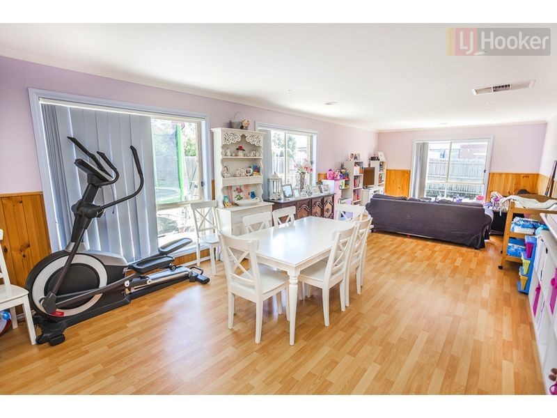 5 Burge Drive, Sunbury VIC 3429