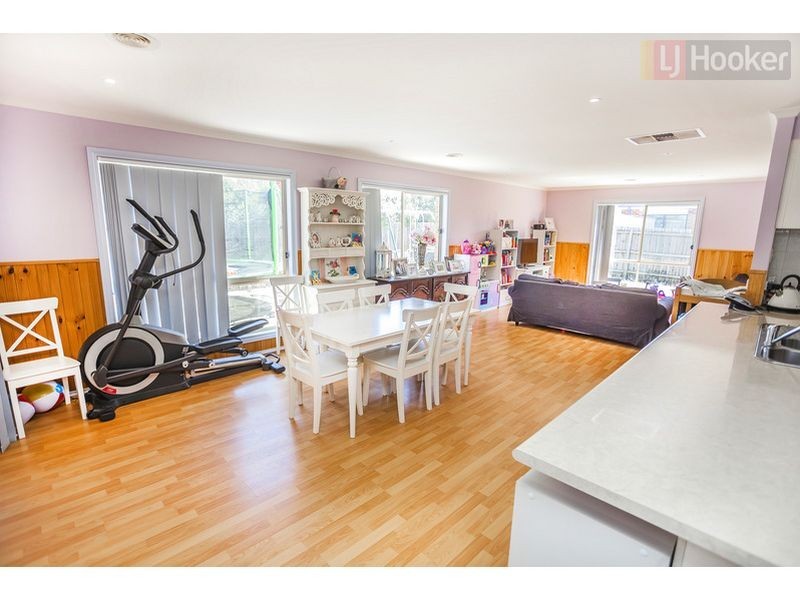 5 Burge Drive, Sunbury VIC 3429