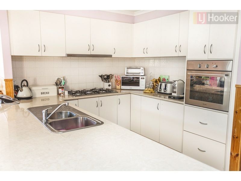 5 Burge Drive, Sunbury VIC 3429