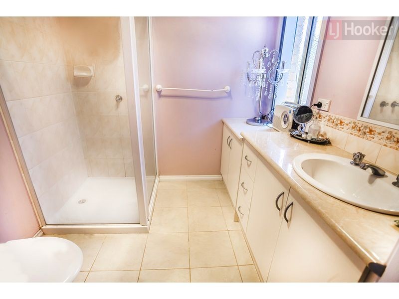 5 Burge Drive, Sunbury VIC 3429