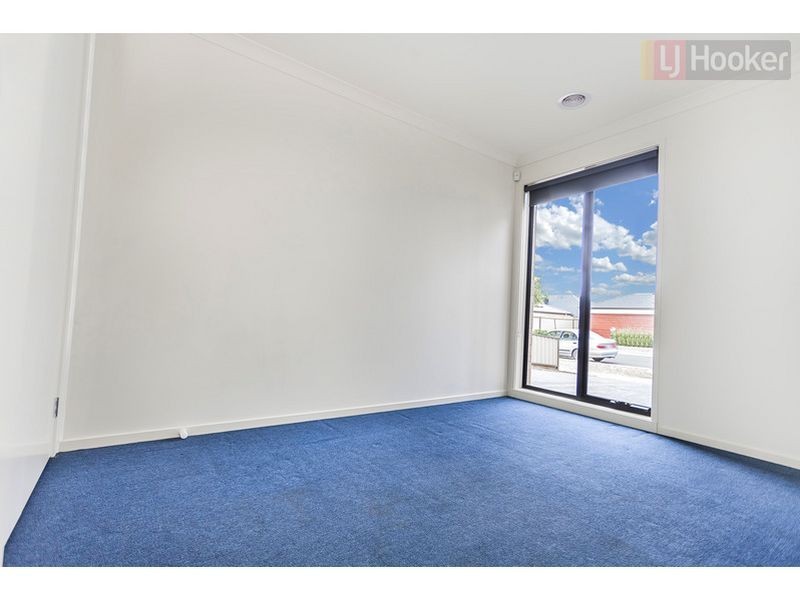 8 Rokewood Street, Burnside Heights VIC 3023