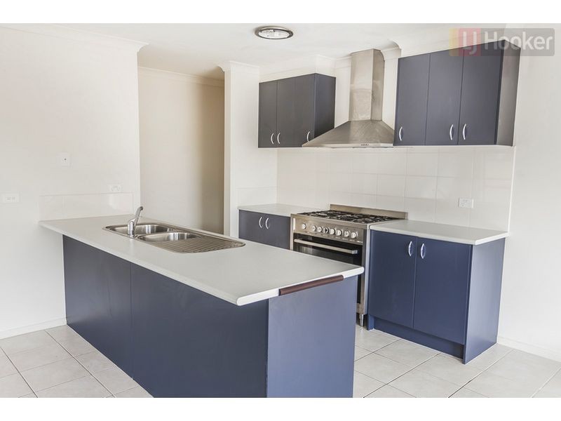 8 Rokewood Street, Burnside Heights VIC 3023