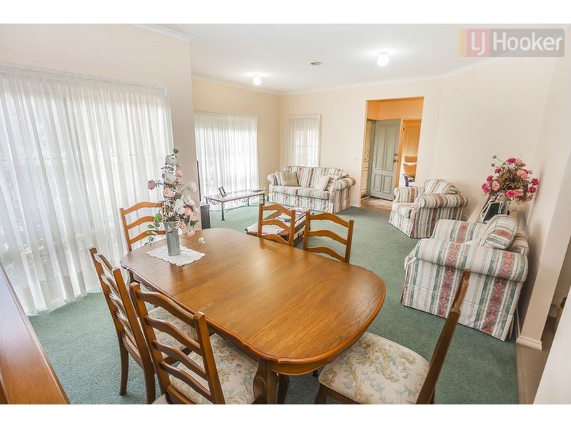 28 The Crest, Attwood VIC 3049