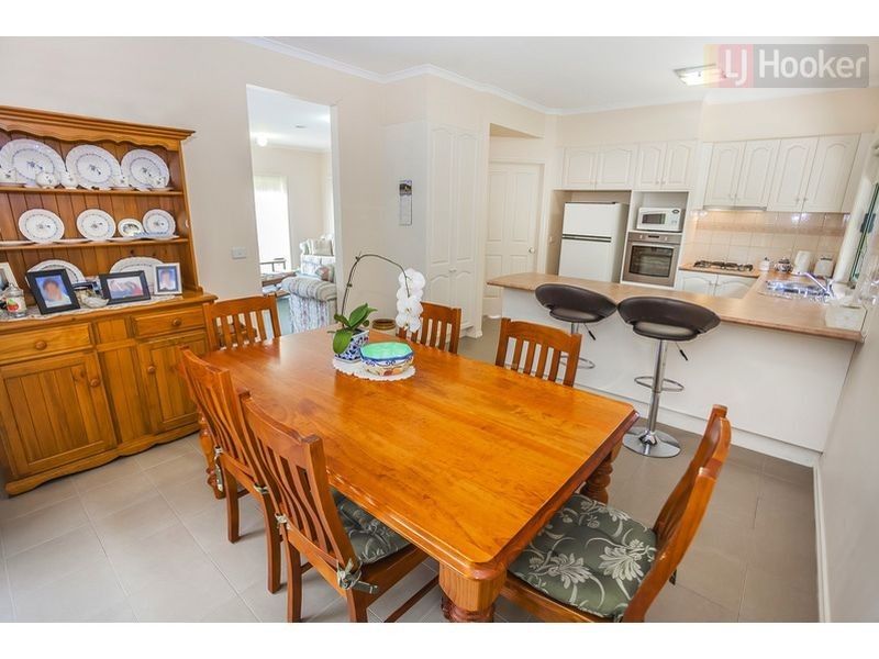 28 The Crest, Attwood VIC 3049