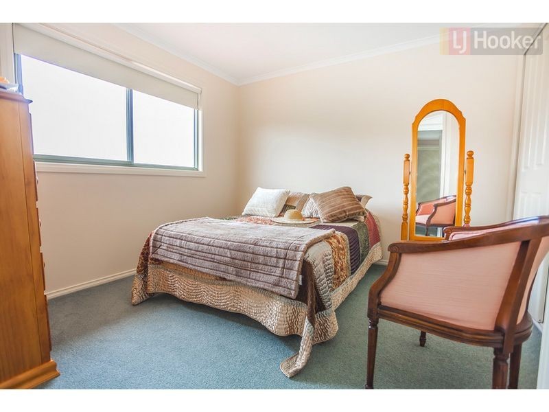 28 The Crest, Attwood VIC 3049