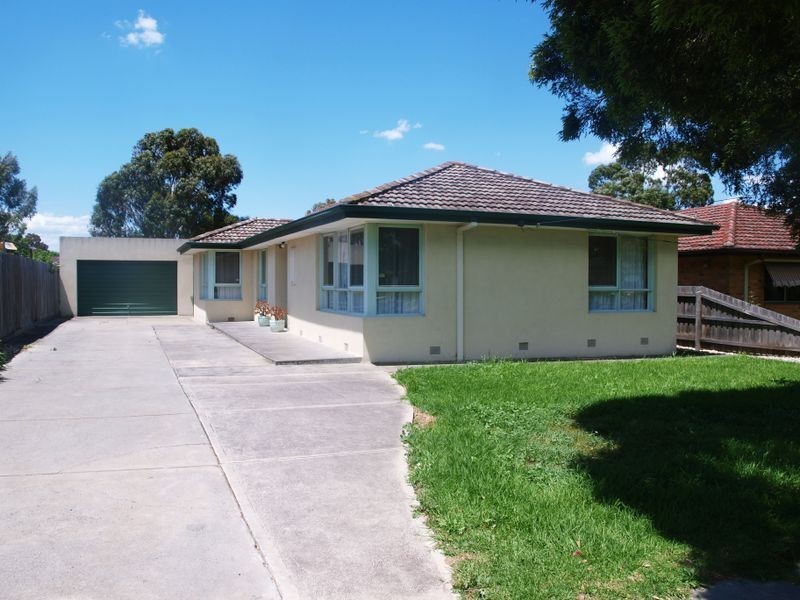 8 Micheline Street, Tullamarine VIC 3043