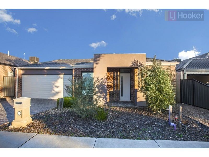 6 Pearce Way, Craigieburn VIC 3064