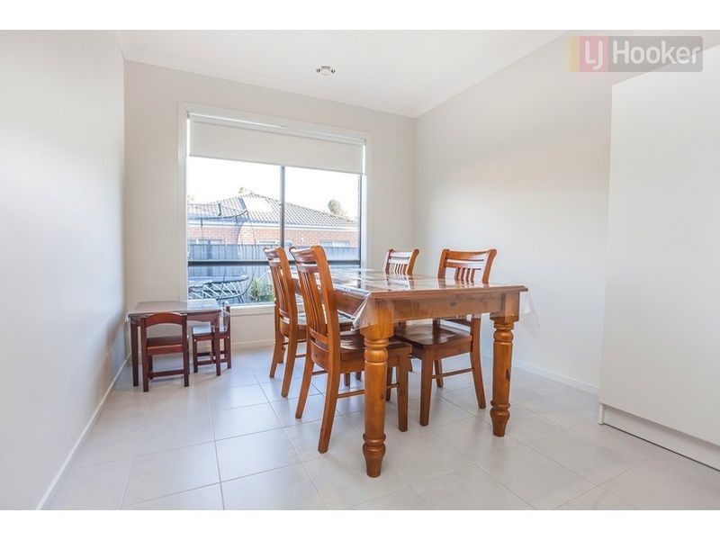 6 Pearce Way, Craigieburn VIC 3064