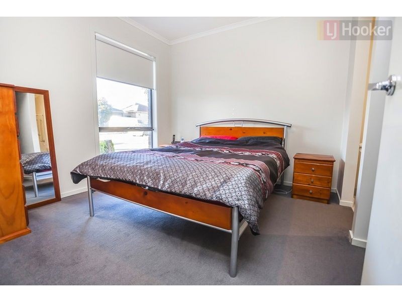 6 Pearce Way, Craigieburn VIC 3064