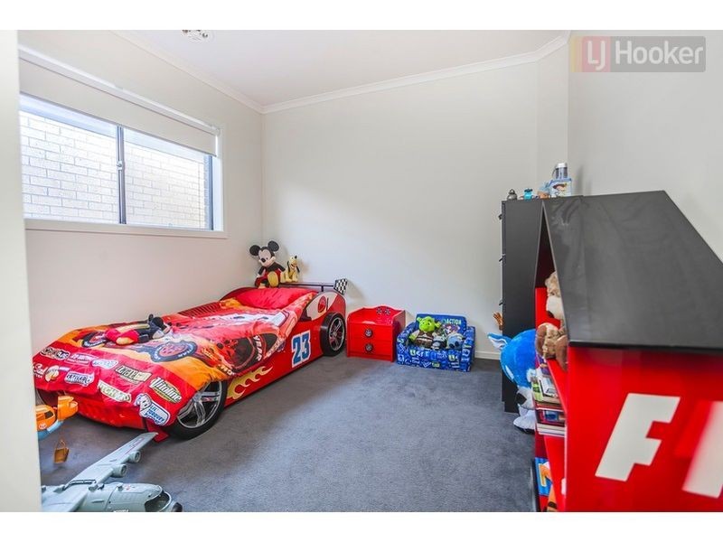 6 Pearce Way, Craigieburn VIC 3064