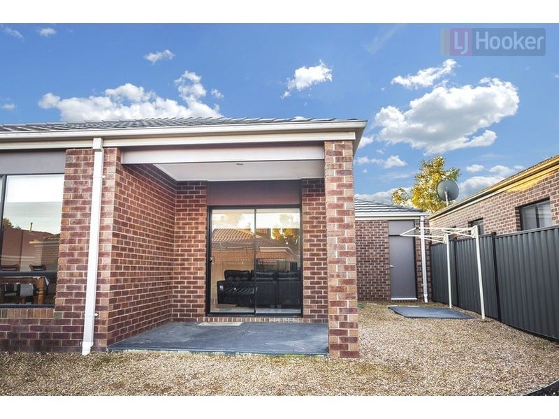 6 Pearce Way, Craigieburn VIC 3064