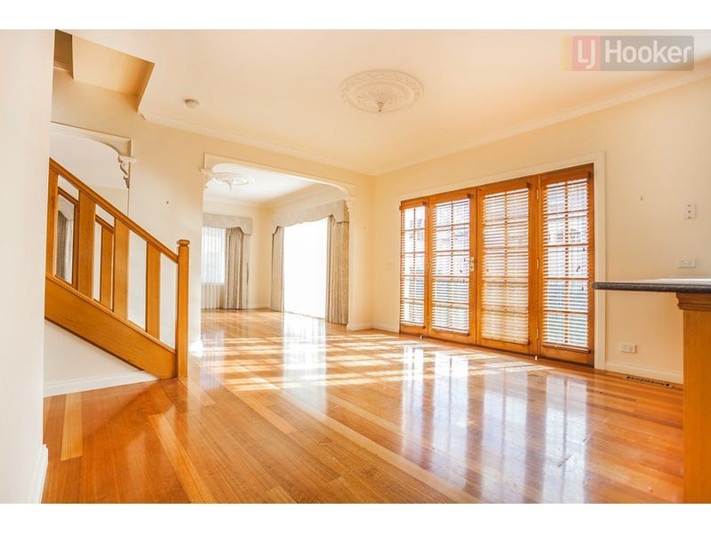 13 Linlithgow Way, Greenvale VIC 3059