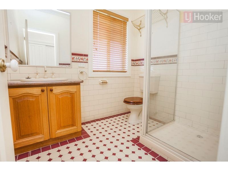 13 Linlithgow Way, Greenvale VIC 3059