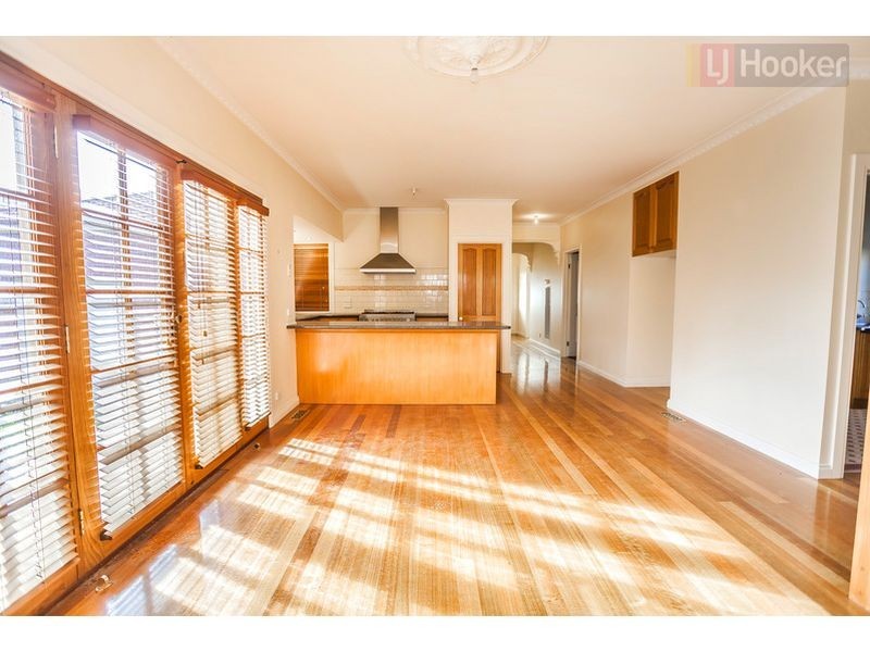 13 Linlithgow Way, Greenvale VIC 3059