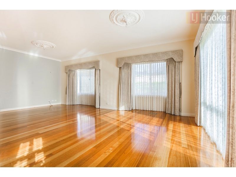 13 Linlithgow Way, Greenvale VIC 3059