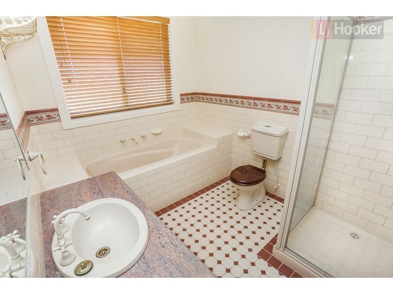 13 Linlithgow Way, Greenvale VIC 3059