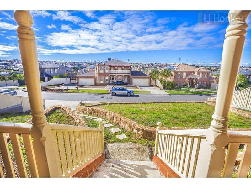 13 Linlithgow Way, Greenvale VIC 3059