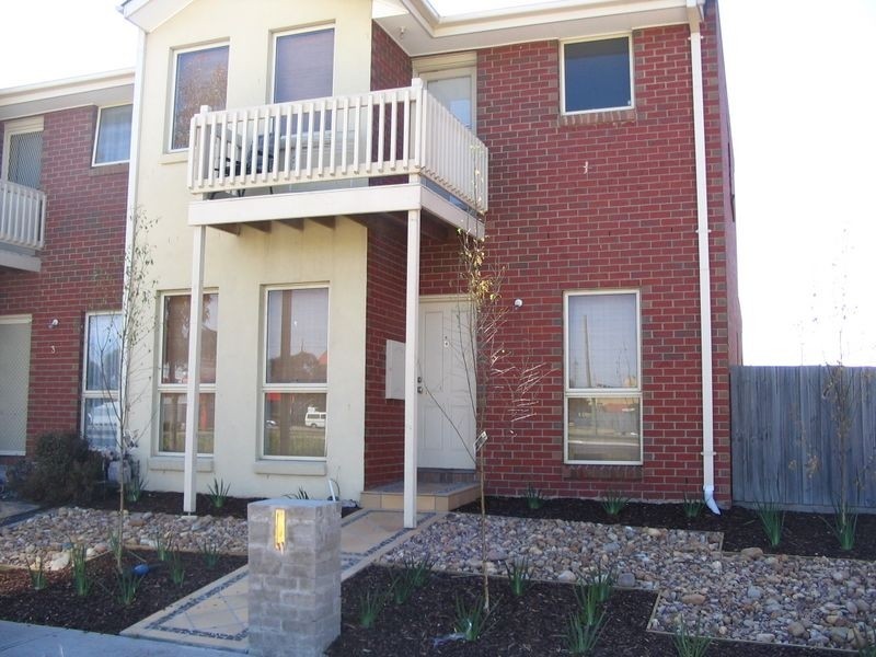 4 Rosewood Lane, Deer Park VIC 3023