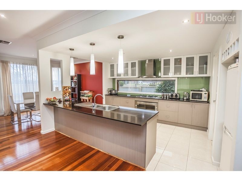 7 Ivan James, Caroline Springs VIC 3023