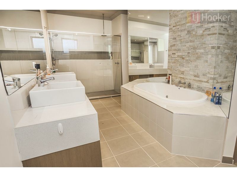 7 Ivan James, Caroline Springs VIC 3023