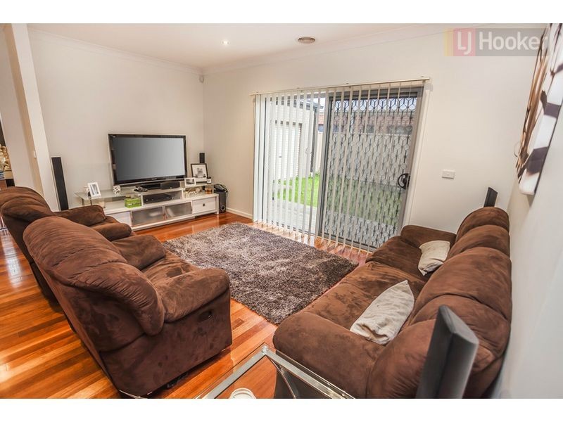 7 Ivan James, Caroline Springs VIC 3023