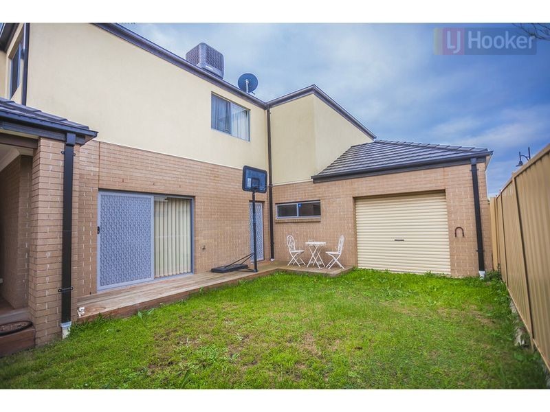 7 Ivan James, Caroline Springs VIC 3023