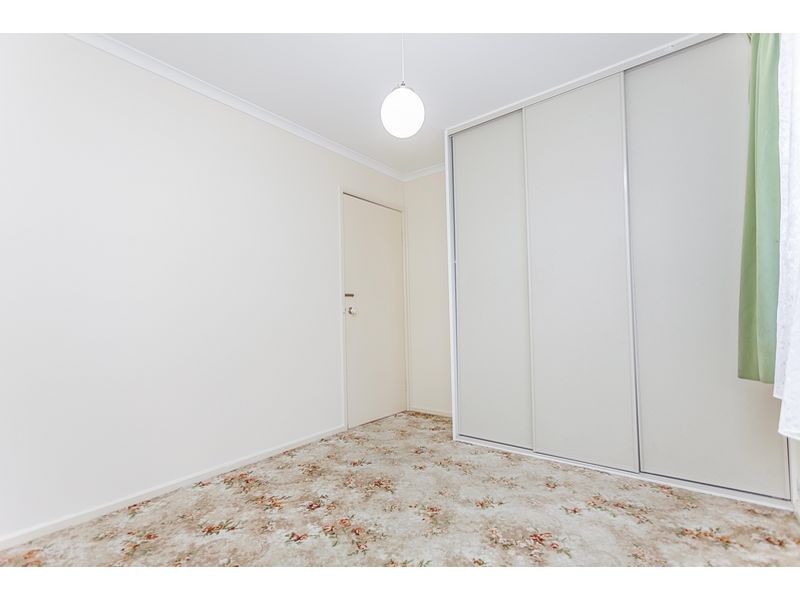 49 Wolverton Drive, Gladstone Park VIC 3043