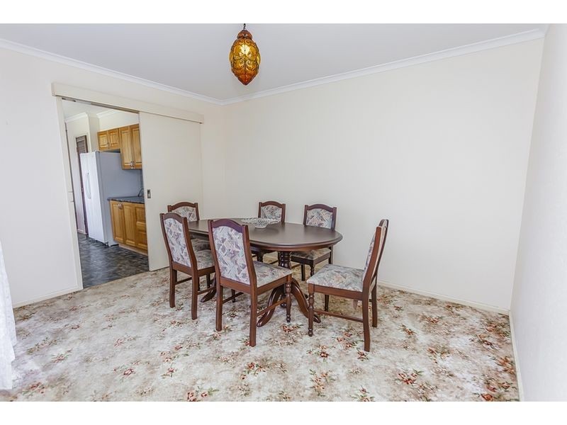 49 Wolverton Drive, Gladstone Park VIC 3043