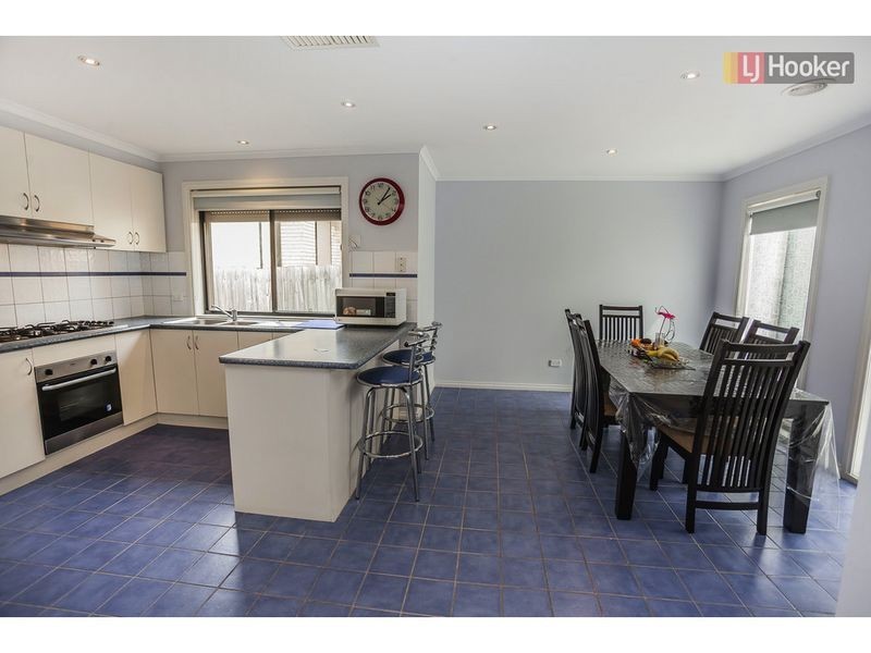 18 Tigris Court, Roxburgh Park VIC 3064