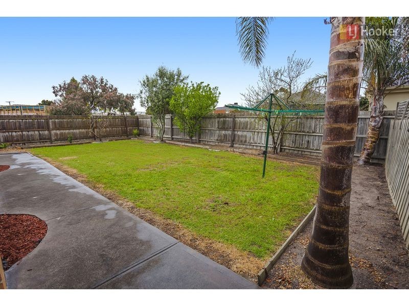 18 Tigris Court, Roxburgh Park VIC 3064