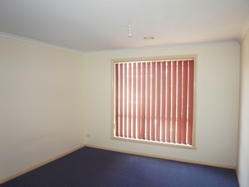 2/218 Melrose Drive, Tullamarine VIC 3043