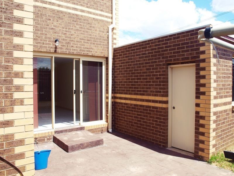 2/218 Melrose Drive, Tullamarine VIC 3043