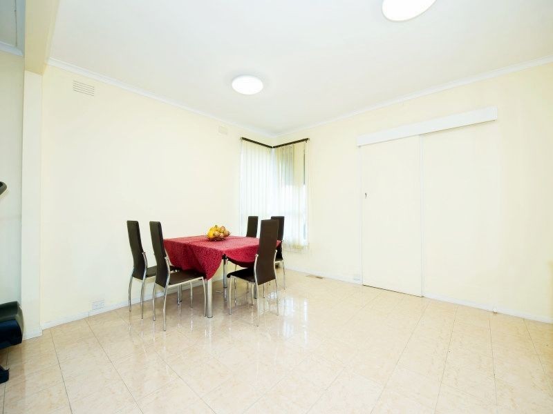 8 Nelson Court, Avondale Heights VIC 3034