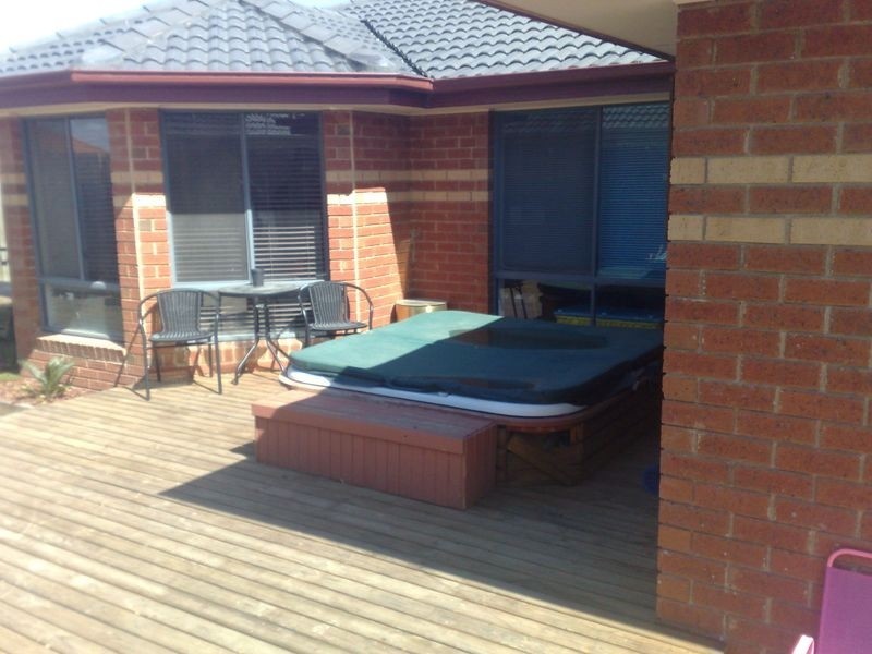 14 Marne Drive, Roxburgh Park VIC 3064