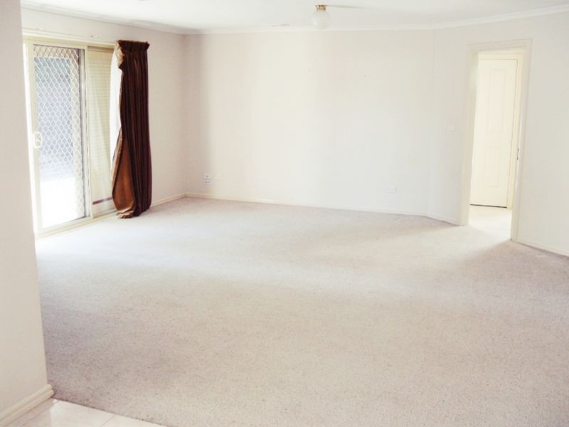 15 Tormorvey Avenue, Hillside VIC 3037