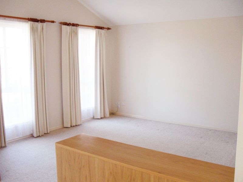 15 Tormorvey Avenue, Hillside VIC 3037