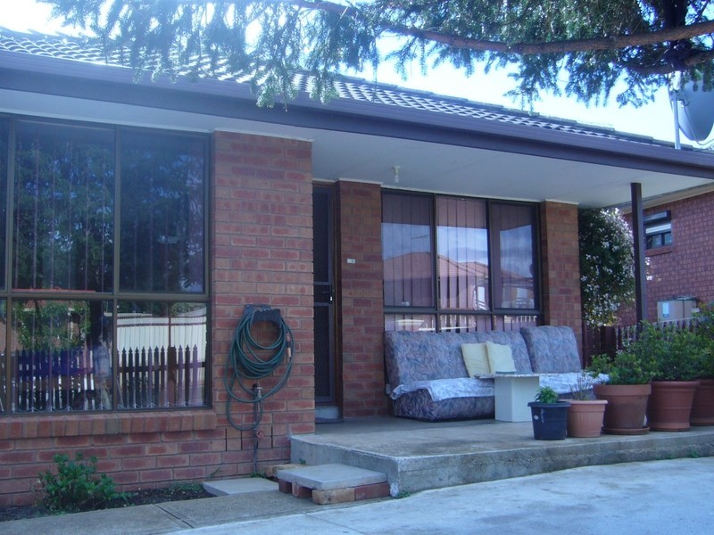 1/17 Nicholson Crescent, Meadow Heights VIC 3048