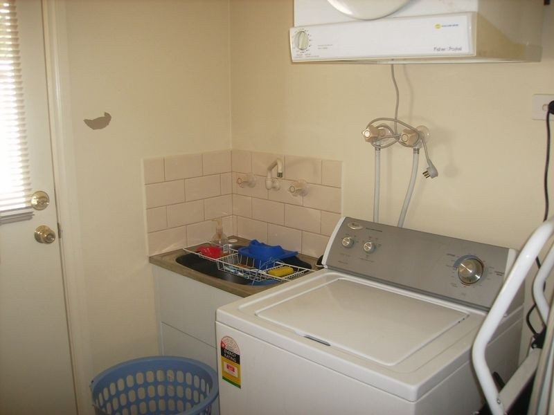 16 Milburn Circuit, Caroline Springs VIC 3023