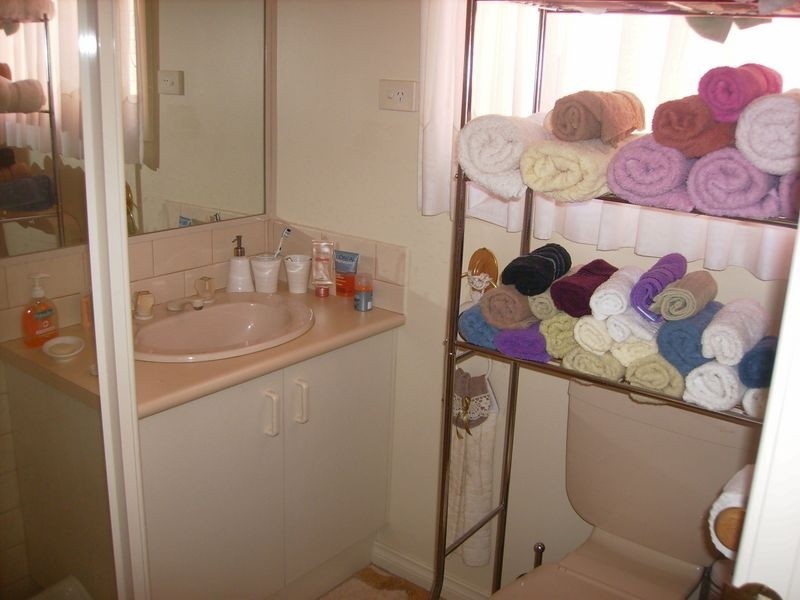 16 Milburn Circuit, Caroline Springs VIC 3023