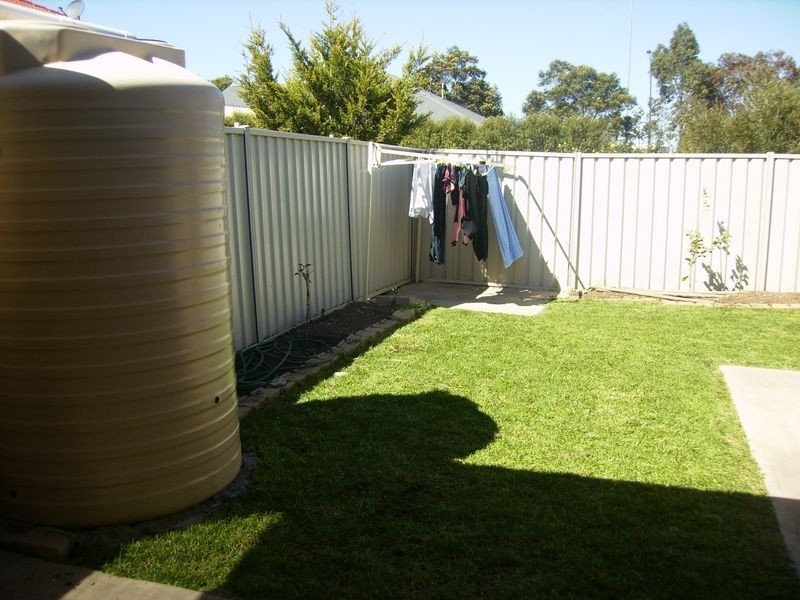 16 Milburn Circuit, Caroline Springs VIC 3023