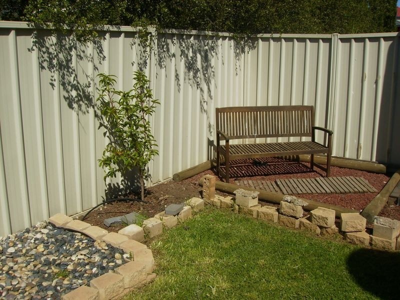 16 Milburn Circuit, Caroline Springs VIC 3023