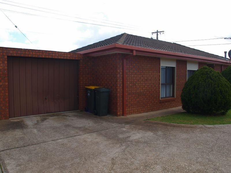 1/18 Adams Street, St Albans VIC 3021