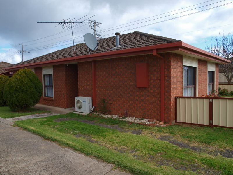 1/18 Adams Street, St Albans VIC 3021