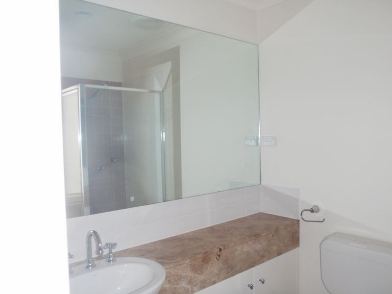 5 Wentworth Drive, Taylors Lakes VIC 3038